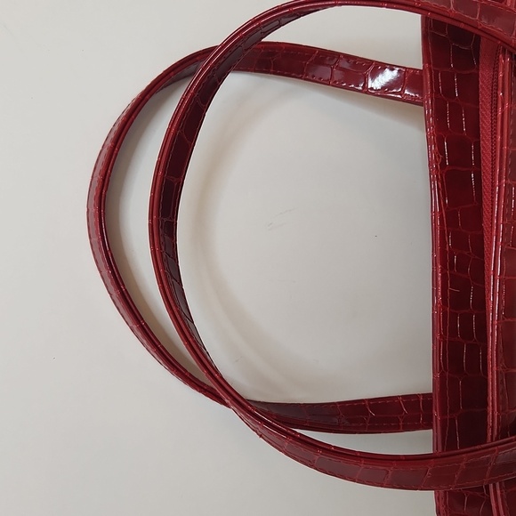 Vintage 90's Women's Burgandy Faux Alligator Leather Handbag - Picture 11 of 12